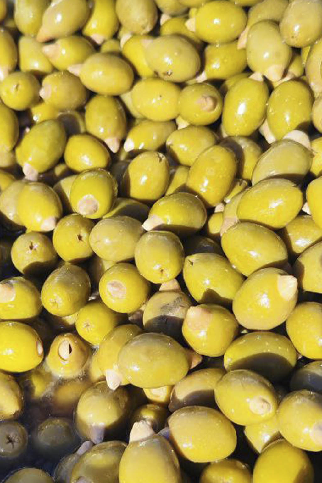 Оливки с миндалём Elias 250г